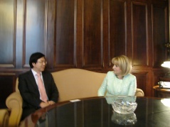 7 December 2011 National Assembly Speaker Prof. Dr Slavica Djukic Dejanovic and the newly-appointed Ambassador of the Republic of Korea to Serbia